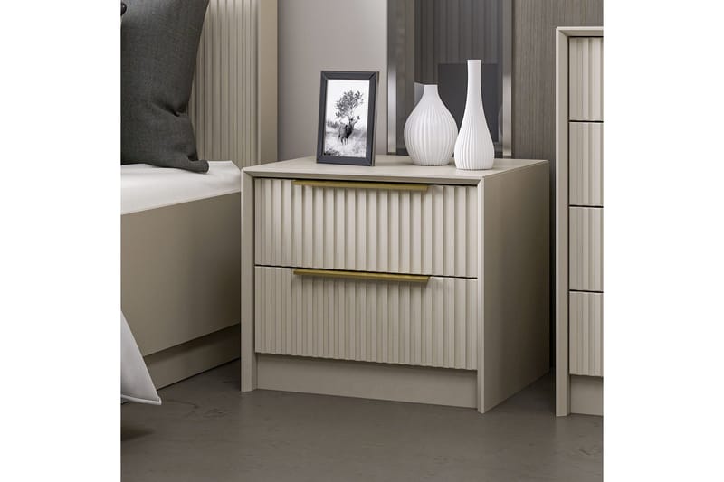 Fruitland Nattbord 53 cm i Tre med Lys Treeffekt med Oppbevaring og Skuffer, Beige
