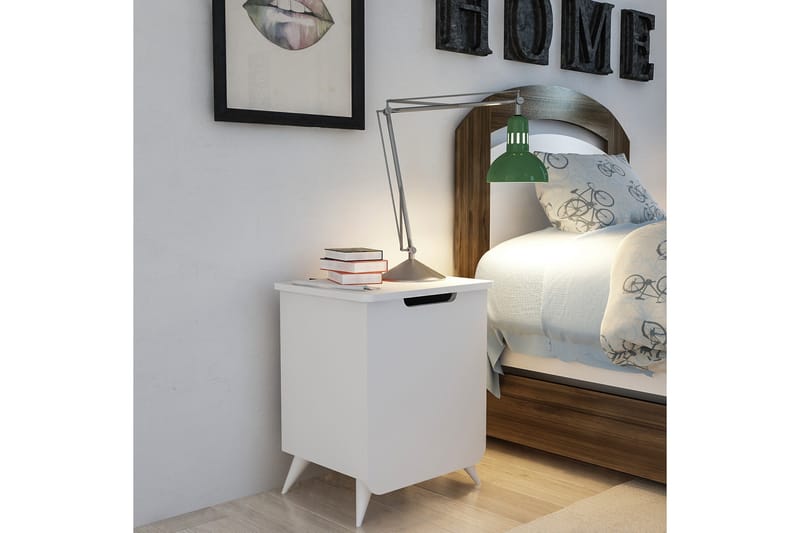 Hejde Nattbord 39 cm med Oppbevaring Skap - Hvit - Møbler - Bord - Avlastningsbord & sidobord - Sengebord & nattbord