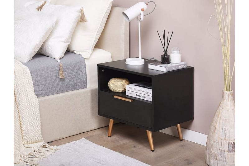 Indio Nattbord 50 cm - Svart/Guld - Møbler - Bord - Avlastningsbord & sidobord - Sengebord & nattbord