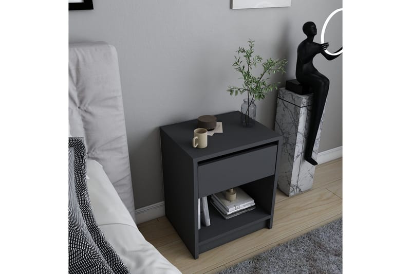 Rinorea Nattbord 44,6x52,8 cm - Antrasitt - Møbler - Bord - Avlastningsbord & sidobord - Sengebord & nattbord