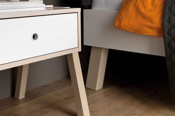 Spot Nattbord 58 cm med Oppbevaring Skuff Natur/Hvit - VOX - Møbler - Bord - Avlastningsbord & sidobord - Sengebord & nattbord