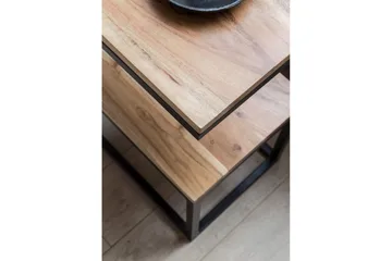 Sidebord Wohnling Massivt tre, S Cube, metallramme i landlig stil Akasie - Akasie - Møbler - Bord - Avlastningsbord & sidobord - Lampebord & sidebord