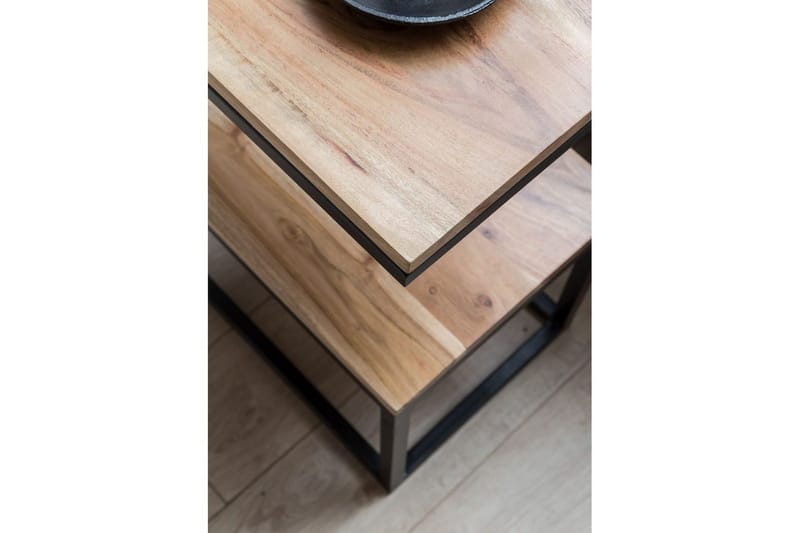 Sidebord Wohnling Massivt tre, S Cube, metallramme i landlig stil Akasie - Akasie - Møbler - Bord - Avlastningsbord & sidobord - Brettbord og småbord