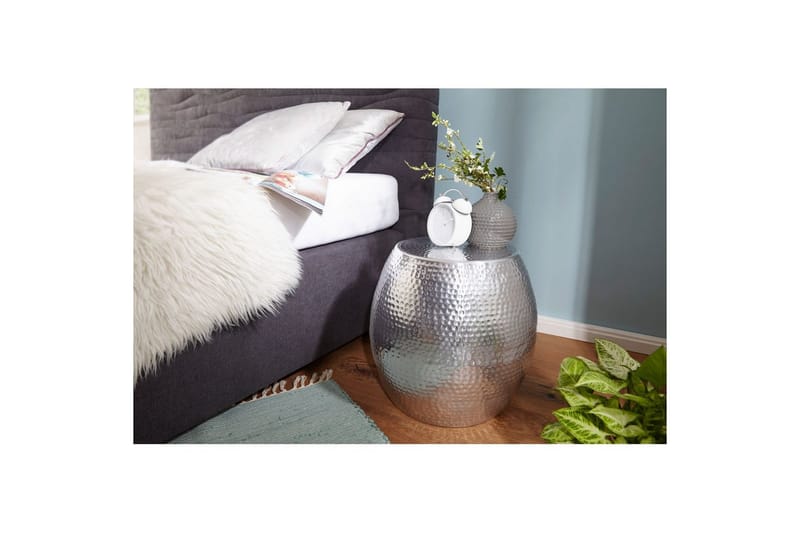 Sidebord Wohnling rund 30 cm, 42 cm høyde, aluminium hammerutseende, orientalsk stil Sølv - Sølv - Møbler - Bord - Avlastningsbord & sidobord - Lampebord & sidebord