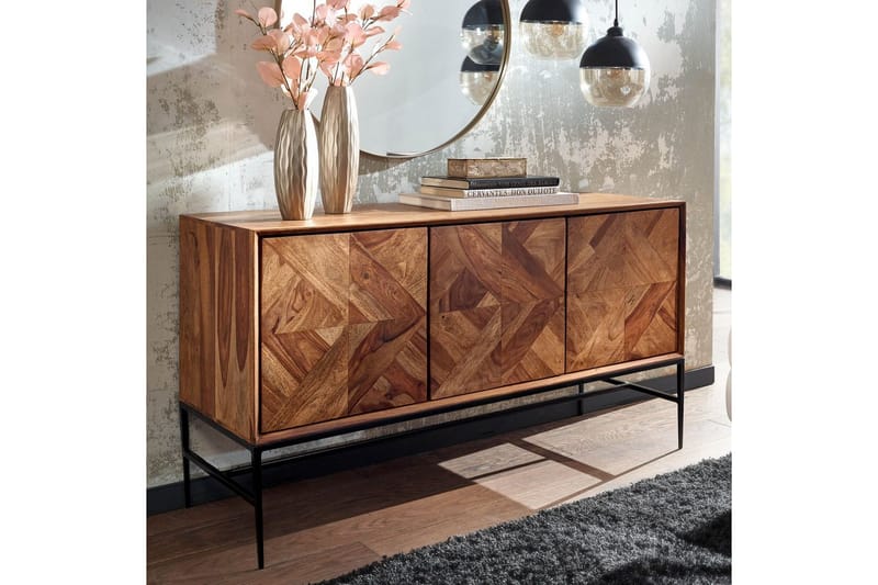 Skjenk Wohnling Heltre trekant optisk inlay 123 cm med 3 dører industriell - Møbler - Bord - Avlastningsbord & sidobord - Konsollbord & gangbord