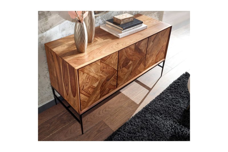 Skjenk Wohnling Heltre trekant optisk inlay 123 cm med 3 dører industriell - Møbler - Bord - Avlastningsbord & sidobord - Konsollbord & gangbord