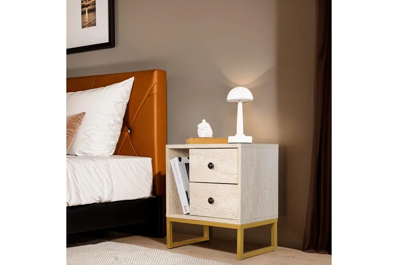 Sonali Nattbord 45 cm - Travertin/Gull - Møbler - Bord - Avlastningsbord & sidobord - Sengebord & nattbord