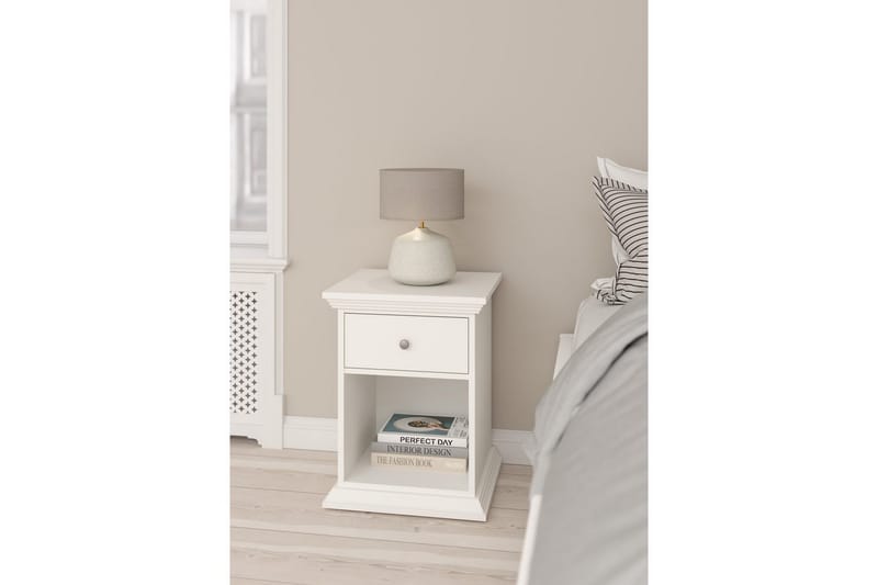 Suneta Nattbord 48 cm - Hvit - Møbler - Bord - Avlastningsbord & sidobord - Sengebord & nattbord
