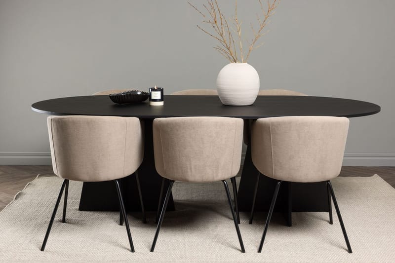 Bariso spisebord 230x115x75 cm ovalt med 6 Berit karmstoler med armlener