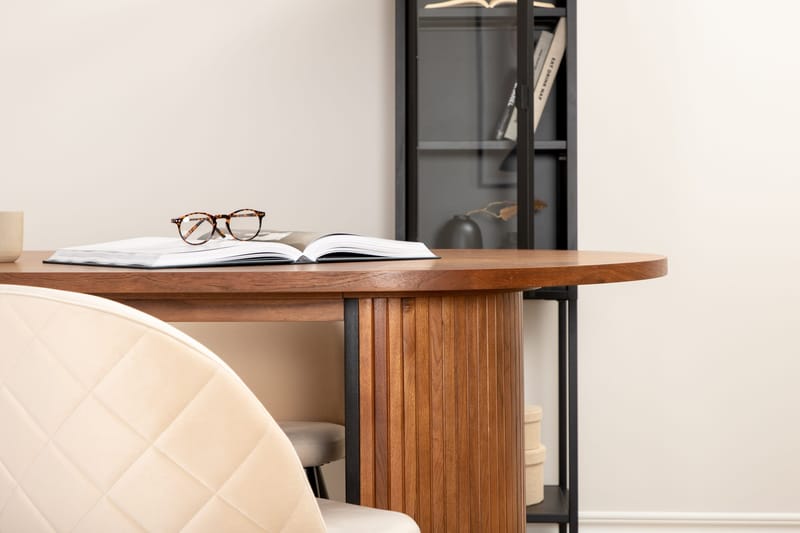 Biana Spisegruppe 200 cm Oval inkl. 4 Velvets Stoler - Valnøttbrun/Svart - Møbler - Bord - Spisegruppe