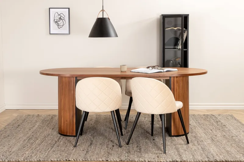 Biana Spisegruppe 200 cm Oval inkl. 4 Velvets Stoler - Valnøttbrun/Svart - Møbler - Bord - Spisegruppe