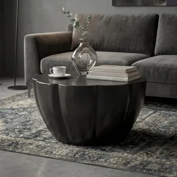 Denora rundt sofabord i aluminium med blomsterformet bordplate - svart - Møbler - Bord - Sofabord & salongbord