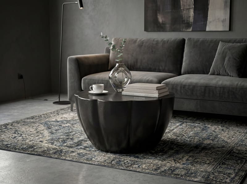 Denora rundt sofabord i aluminium med blomsterformet bordplate - svart - Møbler - Bord - Sofabord & salongbord
