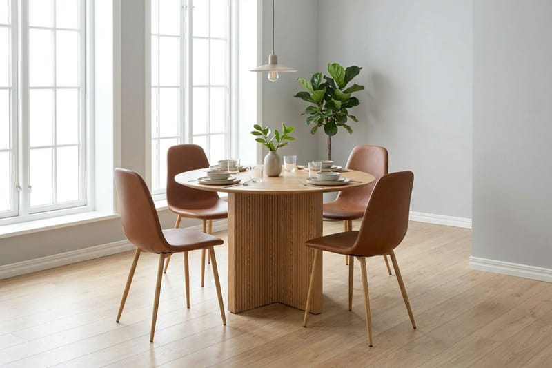Edda spisegruppe rund 110 cm Eik med 4 Nibe spisestoler - Eik - Møbler - Bord - Spisegruppe