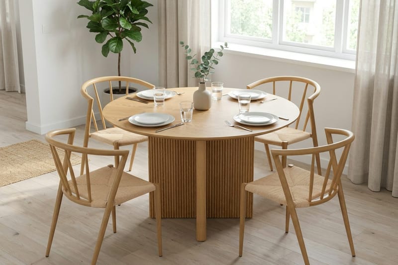 Edda spisegruppe rund 110 cm eik med 4 Winston spisestoler - Eik - Møbler - Bord - Spisegruppe