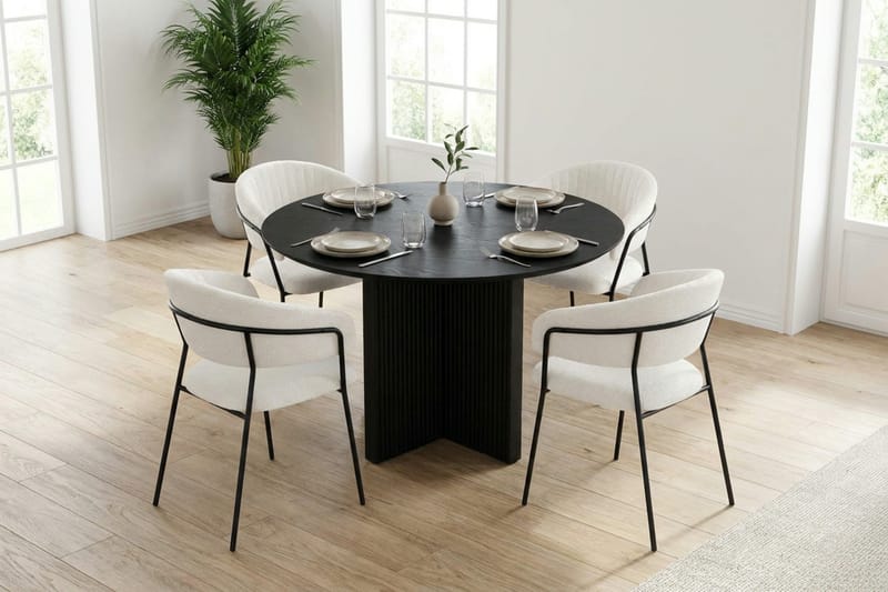 Edda spisegruppe rund 110 cm svart med 4 Karol spisestoler - Svart - Møbler - Bord - Spisegruppe