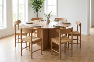 Edda spisegruppe rund 130 cm eik med 6 Malte spisestoler - Møbler - Bord - Spisegruppe