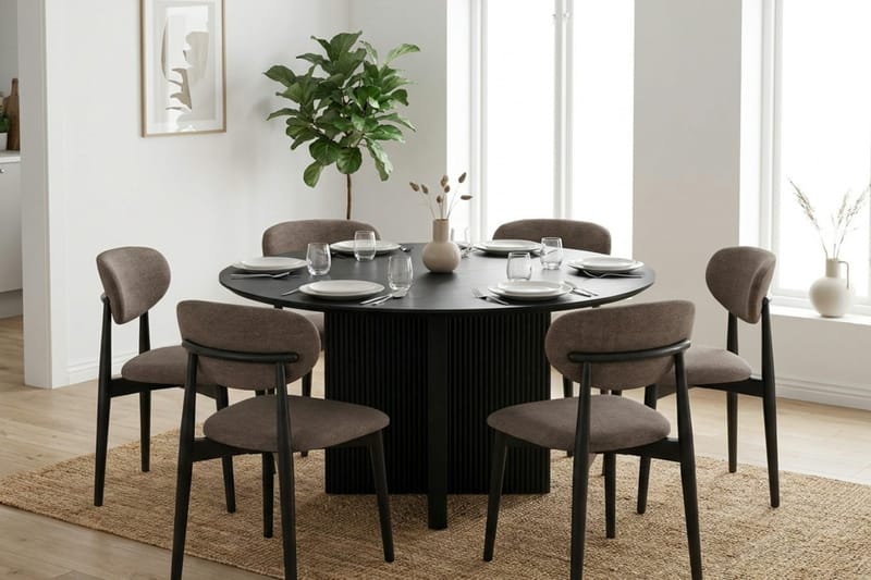Edda spisegruppe rund 130 cm svart med 6 Molly spisestoler - Svart - Møbler - Bord - Spisegruppe