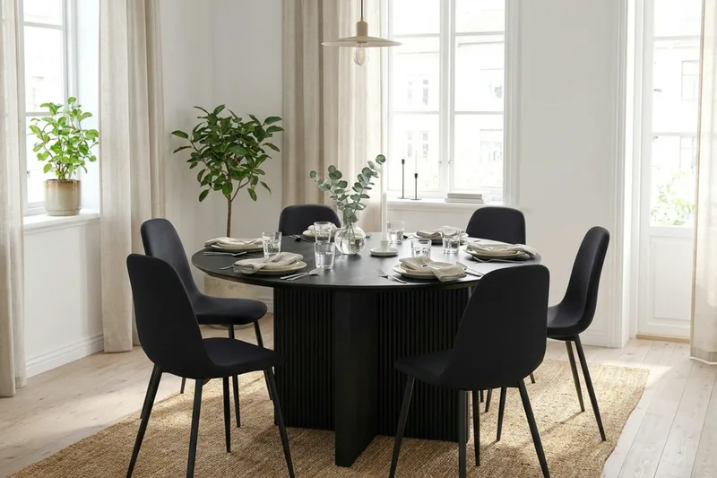 Edda spisegruppe rund 130 cm svart med 6 Nibe spisestoler - Svart - Møbler - Bord - Spisegruppe