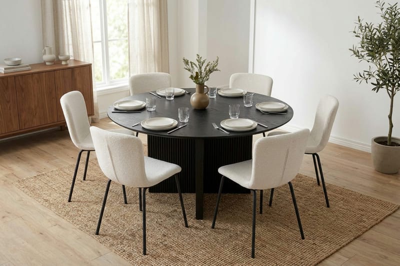 Edda spisegruppe rund 150 cm svart med 6 Katy spisestoler - Svart - Møbler - Bord - Spisegruppe