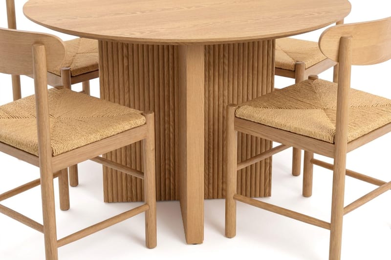 Edda spisegruppe rundt 110 cm eik med 4 Malte spisestoler - Møbler - Bord - Spisegruppe