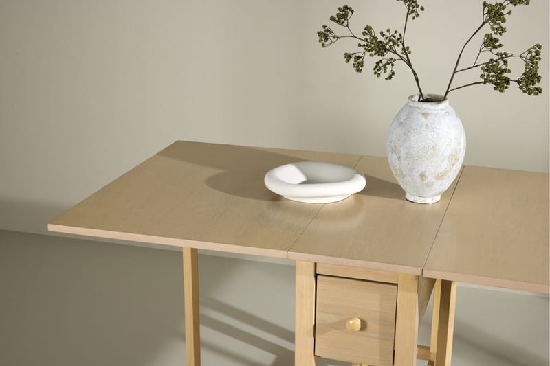 Edward klaffbord 150x80 cm - hvitvasket / - Møbler - Bord - Spisebord & kjøkkenbord