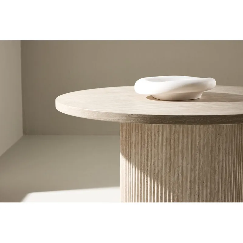 Härön Rundt Sofabord 80 cm i Stein med Riflet Søylefot - Beige - Møbler - Bord - Sofabord & salongbord