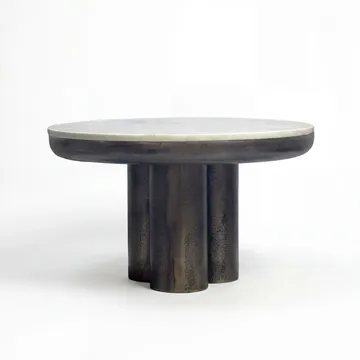 Ilvora rundt sofabord 60 cm i metall med marmorplate - hvit marmor antikk svart bronse - Møbler - Bord - Spisebord & kjøkkenbord