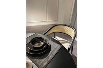 Indumati Spisegruppe Rund - Svart/Hvit - Møbler - Bord - Spisegruppe