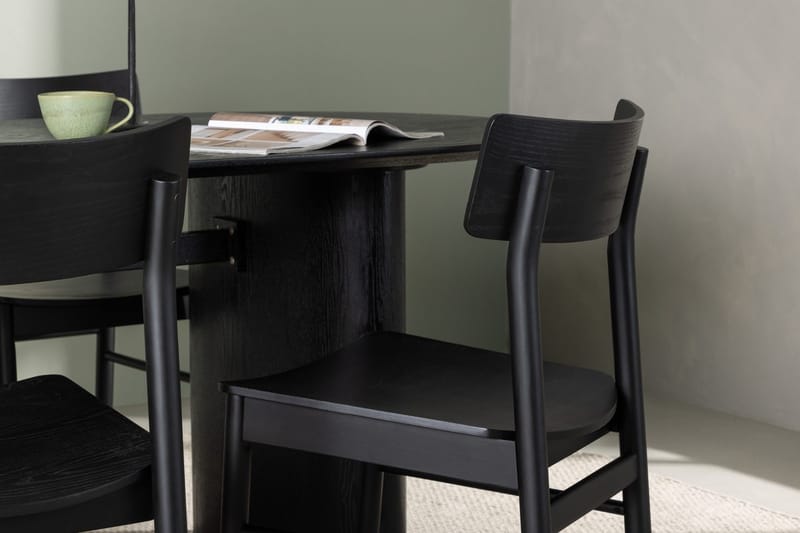 Isolde spisebord 180x90 cm med 4 Montros spisestoler - Møbler - Bord - Spisegruppe