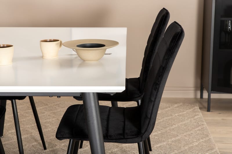 Jimms Uttrekkbar Spisegruppe 150 cm inkl. 4 Robin Stoler - Hvit/Svart/Fløyel - Møbler - Bord - Spisegruppe