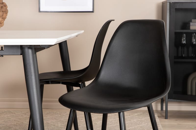 Jimms Uttrekkbar Spisegruppe 150 cm inkl. 4 Pontus Stoler - Hvit/Svart - Møbler - Bord - Spisegruppe