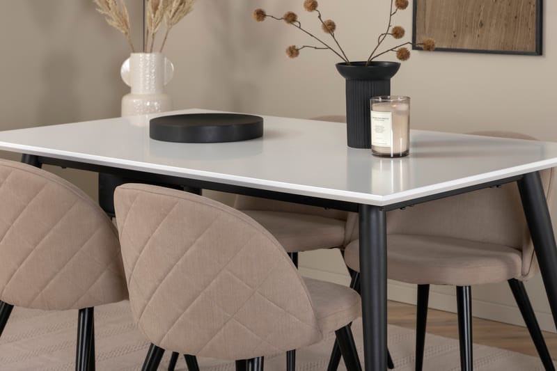 Jimmy Spisegruppe 150 cm Rektangulær med 4 Velvet Stoler - Beige - Møbler - Bord - Spisegruppe