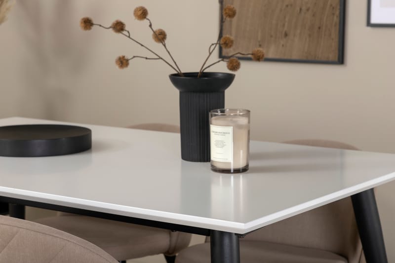 Jimmy Spisegruppe 150 cm Rektangulær med 4 Velvet Stoler - Beige - Møbler - Bord - Spisegruppe