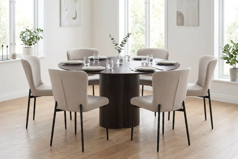 Juno spisegruppe rund 150 cm røkt eik med 6 Elsie spisestoler - Røkt eik/Beige - Møbler - Bord - Spisegruppe