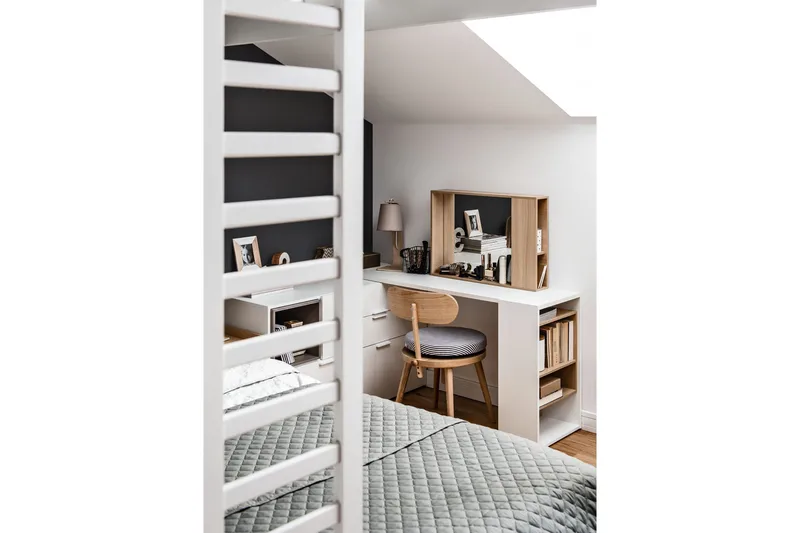 4You Skrivebordsskiva 142 cm med Oppbevaringshylle Hvit/Natu - VOX - Møbler - Bord - Kontorbord - Skrivebord