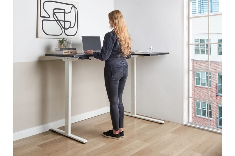 Bina Skrivebord 109x160 cm i Tre med Metallstativ - Svart|Hvit - Møbler - Bord - Kontorbord - Skrivebord