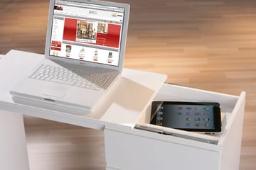 Databord Dillard 121 cm på Hjul - Hvit - Møbler - Bord - Kontorbord - Skrivebord