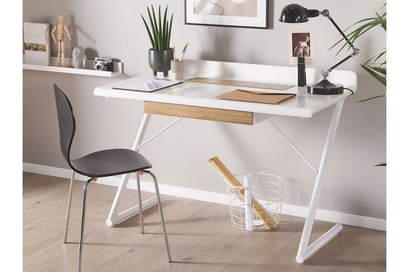 Skrivebord 120 x 60 cm Hvit/Lyst tre FOCUS - Hvit - Møbler - Bord - Kontorbord - Skrivebord