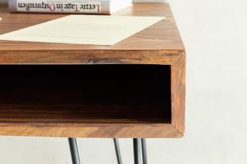 Skrivebord Lochside 110 cm med Oppbevaring Hylle - Massivt Tre/Svart - Møbler - Bord - Kontorbord - Skrivebord