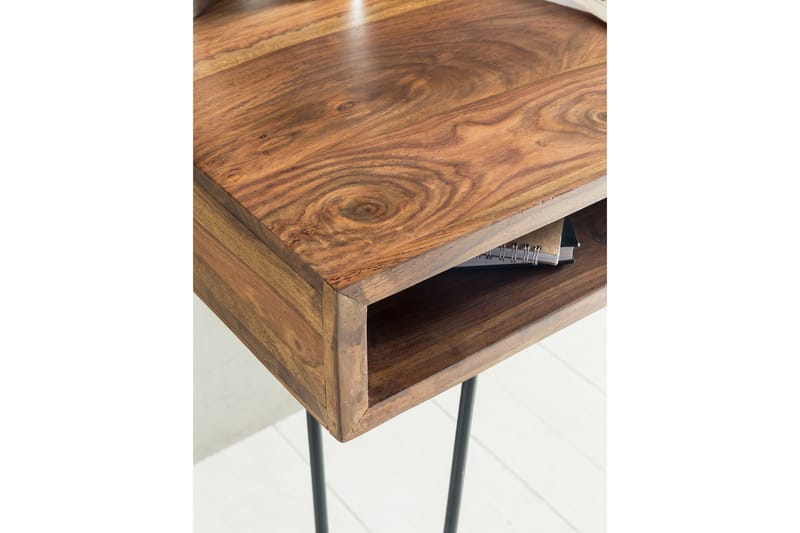 Skrivebord Lochside 110 cm med Oppbevaring Hylle - Massivt Tre/Svart - Møbler - Bord - Kontorbord - Skrivebord