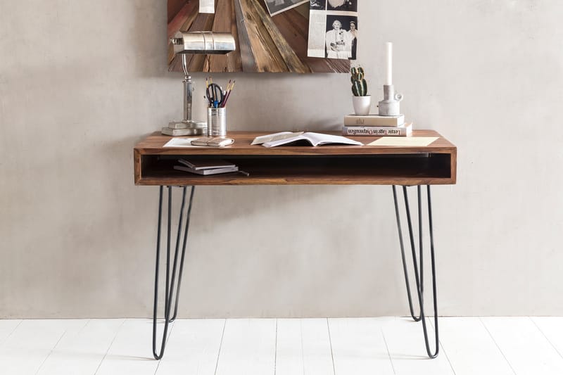 Skrivebord Lochside 110 cm med Oppbevaring Hylle - Massivt Tre/Svart - Møbler - Bord - Kontorbord - Skrivebord