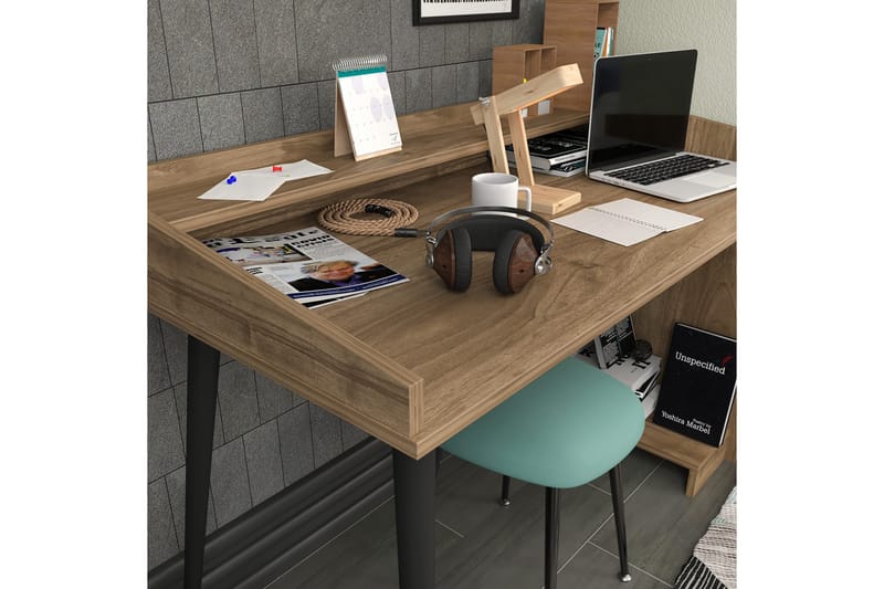 Skrivebord Zakkum 59x88,3x121,8 cm med oppbevaring - Brun - Skrivebord - Databord & PC bord