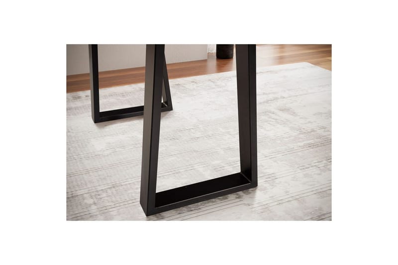 Skrivebord Wohnling Heltre med trekanter metallramme - Møbler - Bord - Kontorbord - Skrivebord