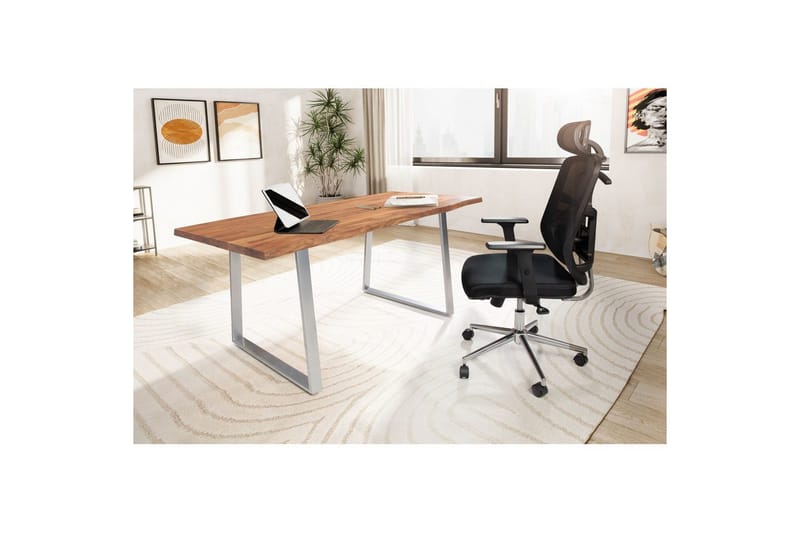 Skrivebord Wohnling Massivt treverk trekanter metallbein landlig stil Sølv, rett, 140x60 cm - Sølv, rett, 140x60 cm - Møbler - Bord - Kontorbord - Skrivebord