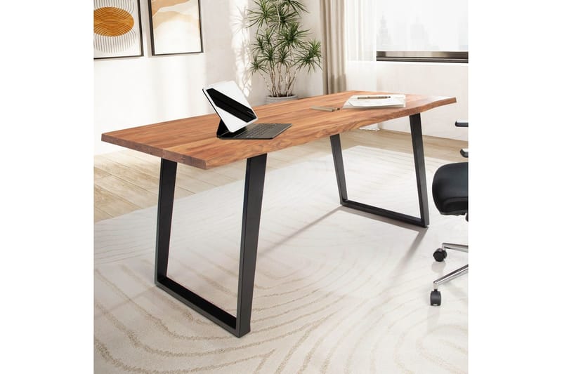 Skrivebord Wohnling Massivt treverk trekanter metallbein landlig stil Svart, vinklet, 160x80 cm - Svart, vinklet, 160x80 cm - Møbler - Bord - Kontorbord - Skrivebord