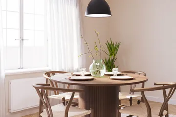 Kopparbo Matgruppe 120 cm Rund med 4 Dastoori Spisestol - Mørkebrun - Møbler - Bord - Spisegruppe