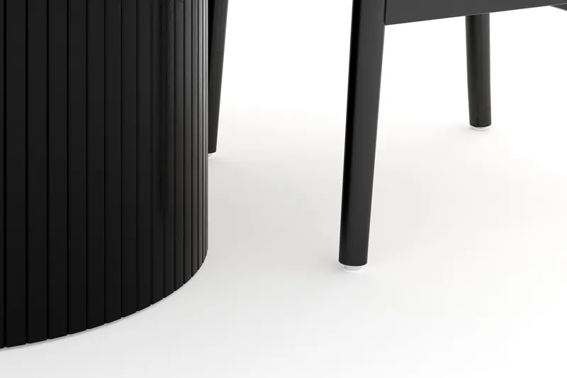 Kopparbo Matgruppe forlengelsesbart 130-180 cm Rund med 4 Dastoori Spisestol - Svart - Møbler - Bord - Spisegruppe