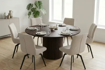 Kopparbo rund spisegruppe 130 cm røkt eik med 6 Mora-spisestoler - Røkt eik - Møbler - Bord - Spisegruppe