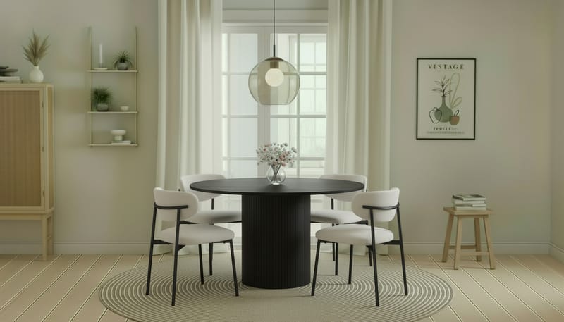 Kopparbo Rundt Spisebord 130 cm med 4 Lucy Spisestoler - Svart tre / Hvit Bouclé / Metallben Svart - Møbler - Bord - Spisegruppe